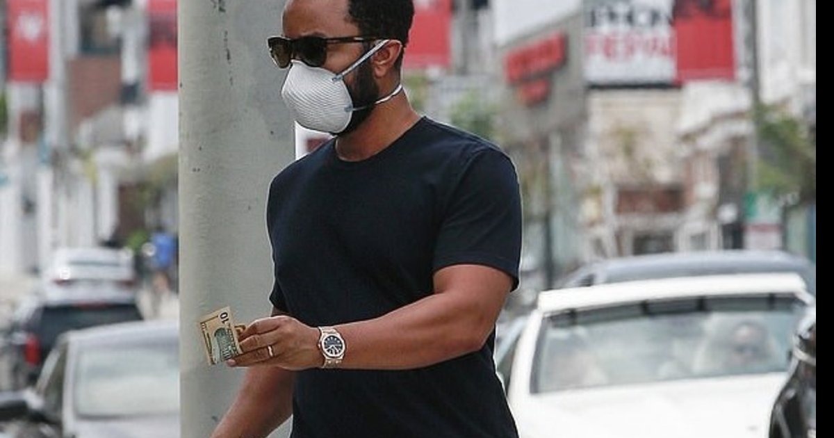 e18486e185aee1848ce185a6 10.png?resize=412,275 - John Legend Gave Money To A Homeless Man After Stopping At The ATM