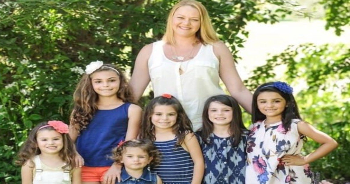 e18486e185aee1848ce185a6 2020 10 14t170240 986.jpg?resize=412,275 - Single Mom Adopts Six Abandoned Sisters