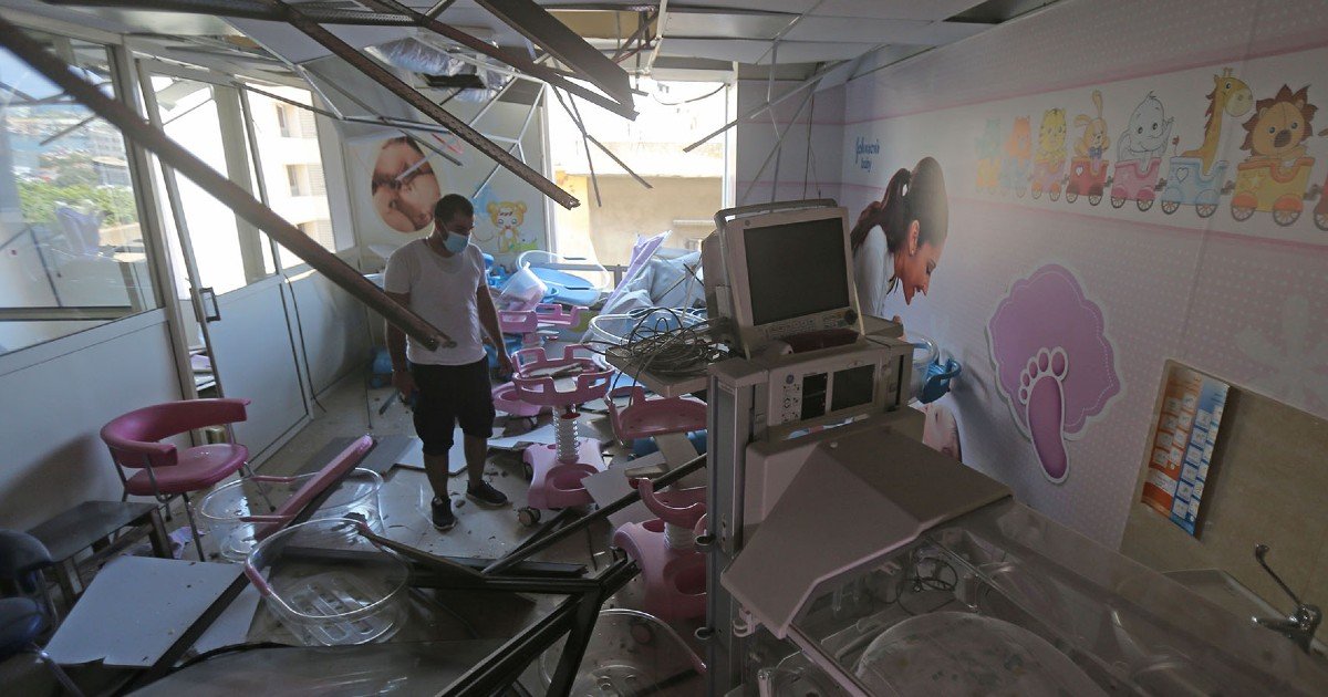 e18486e185aee1848ce185a6 24.jpg?resize=1200,630 - Nurse Turns Hero After Pulling Out 3 Newborns Alive From Hospital Rubble