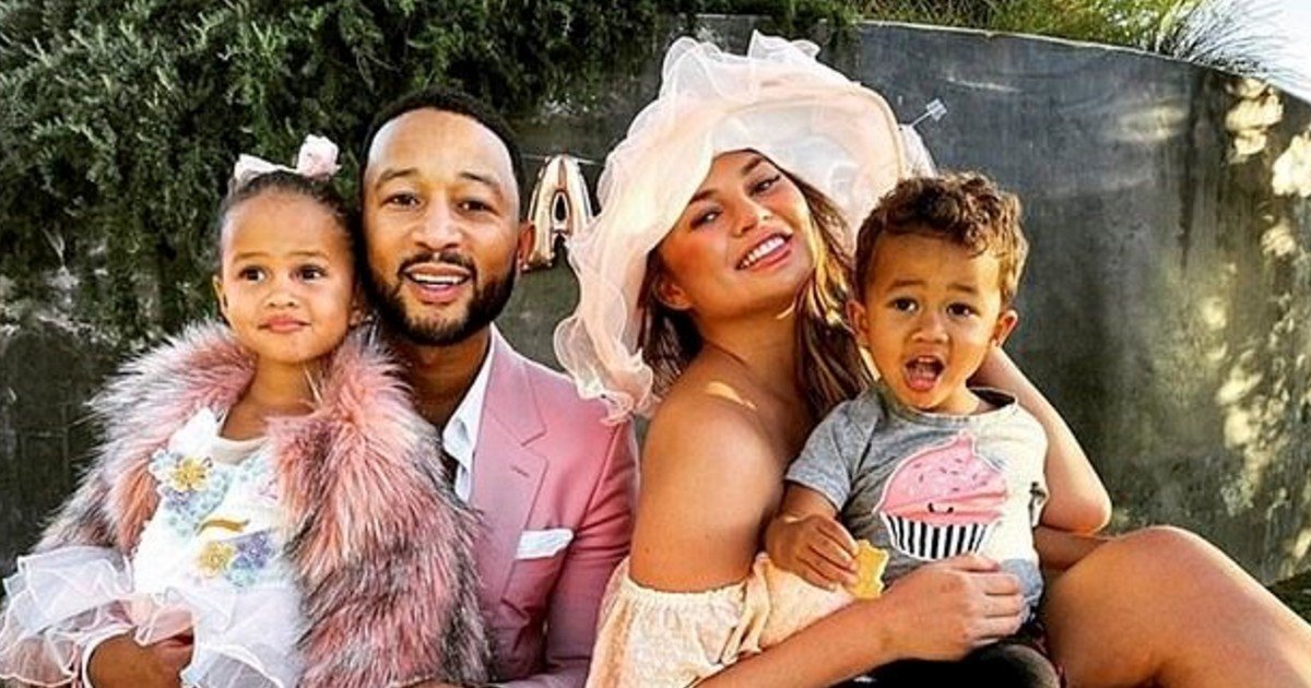 e18486e185aee1848ce185a6 26.jpg?resize=412,275 - Chrissy Teigen Deletes 60,000 Tweets For Family's Safety