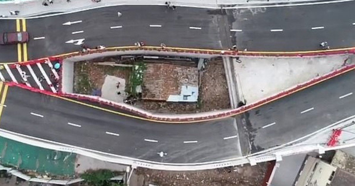 e18486e185aee1848ce185a6 50.jpg?resize=412,232 - City Builds Motorway Around Tiny House After Owner Refused To Move