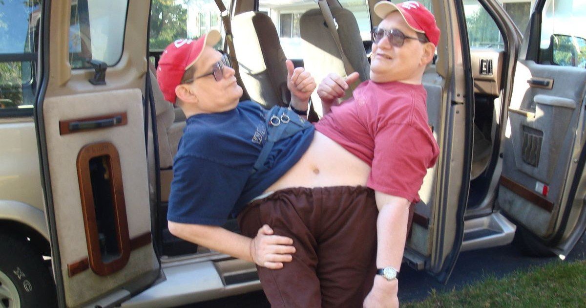 e18486e185aee1848ce185a6 61.jpg?fit=1024%2C538&ssl=1&strip=all - The World's Oldest Conjoined Twins Have Passed Away Aged 68