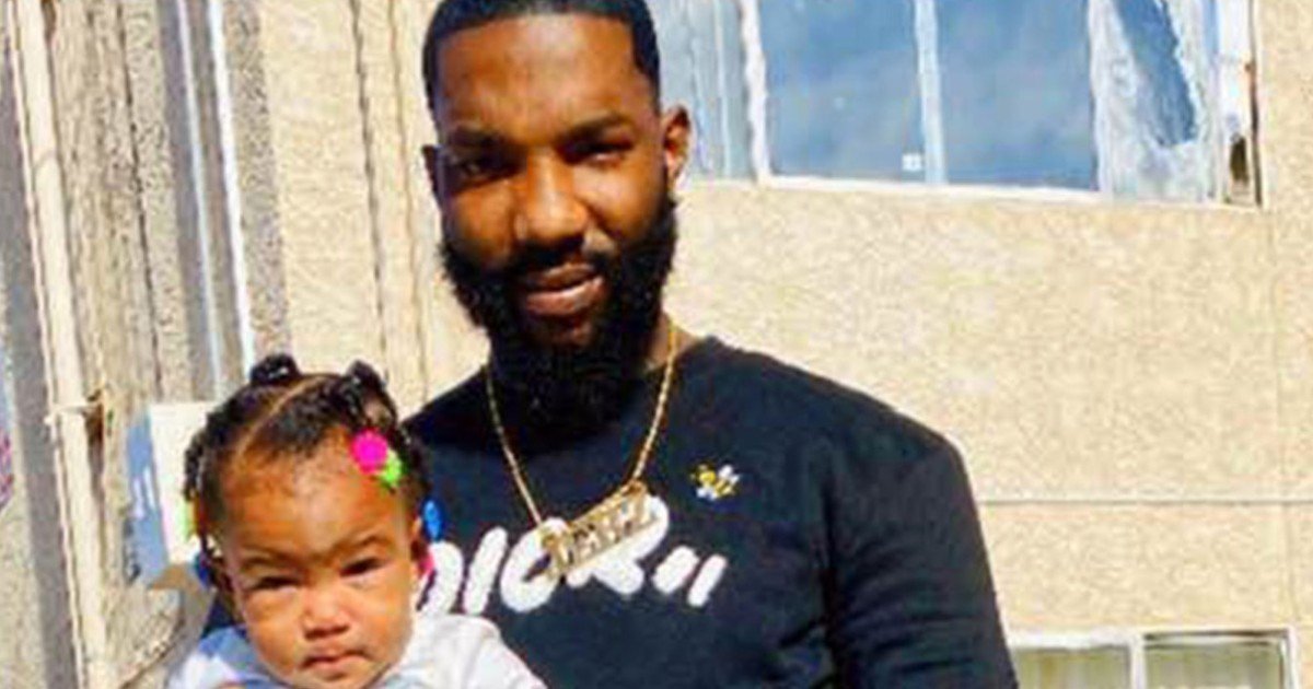 e18486e185aee1848ce185a6 79.jpg?resize=412,275 - Father Refused To Break Window Of Hot Car To Save Dying 1-Year-Old Daughter Because Of Potential Cost