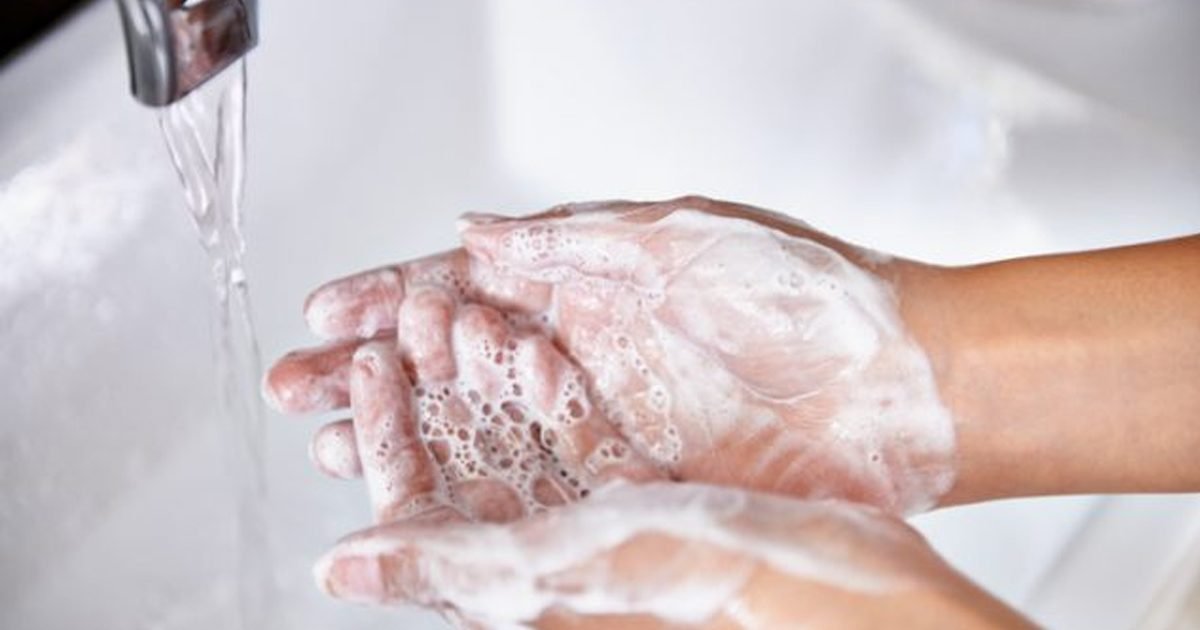 handwashing feature e1603173201896.jpg?resize=1200,630 - COVID-19 : le virus pourrait survivre sur la peau jusqu'à 9 heures