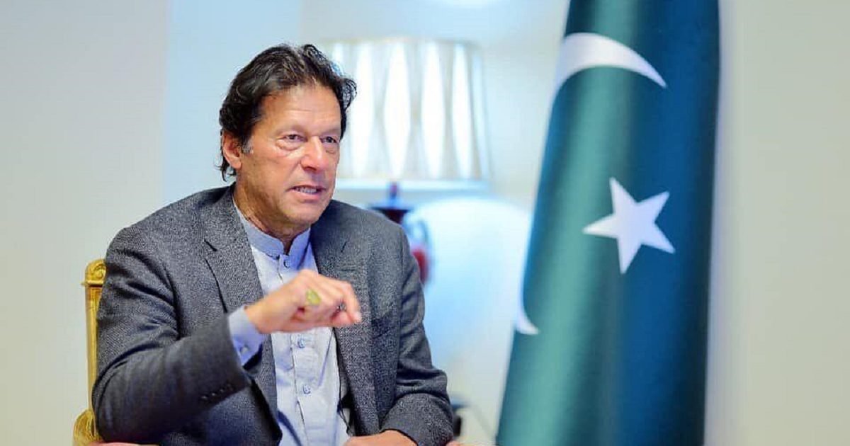 imran khan 1 1 1 e1603753571705.jpg?resize=1200,630 - Le Premier ministre pakistanais demande à Facebook d'interdire les contenus islamophobes