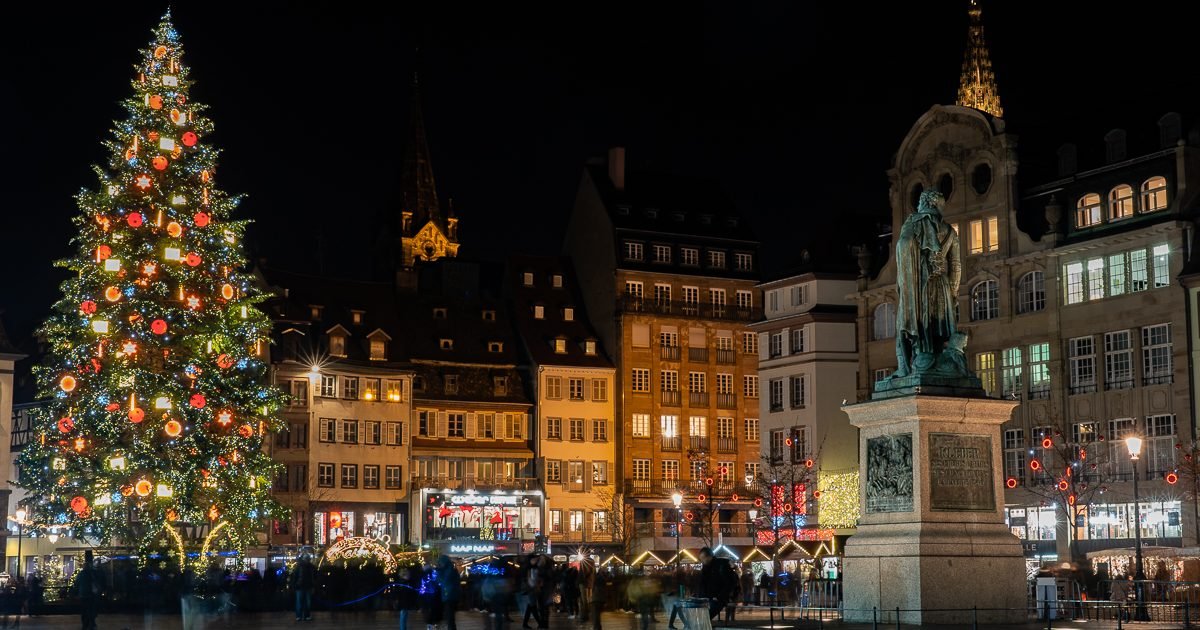 marche noel strasbourg sapin e1603381495614.jpg?resize=412,275 - Marché de Noël sans chalet à Strasbourg: de nombreux forains vont mettre la clé sous la porte