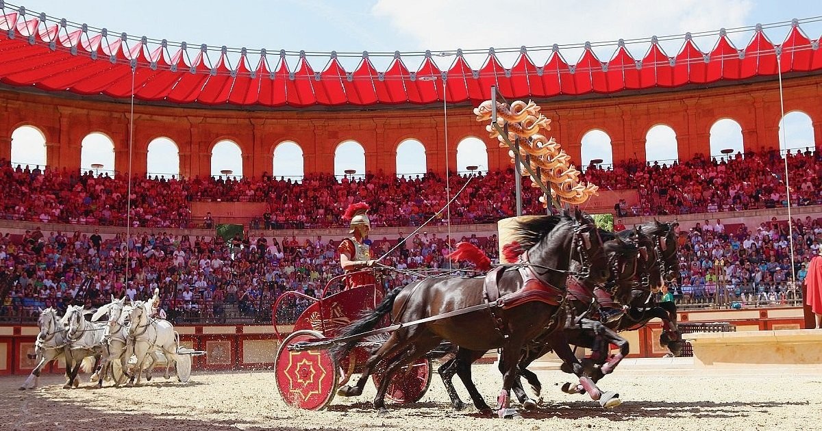 pdf.jpg?resize=412,275 - Offre d'emploi: le Puy du Fou va recruter 2.000 personnes pour sa prochaine saison