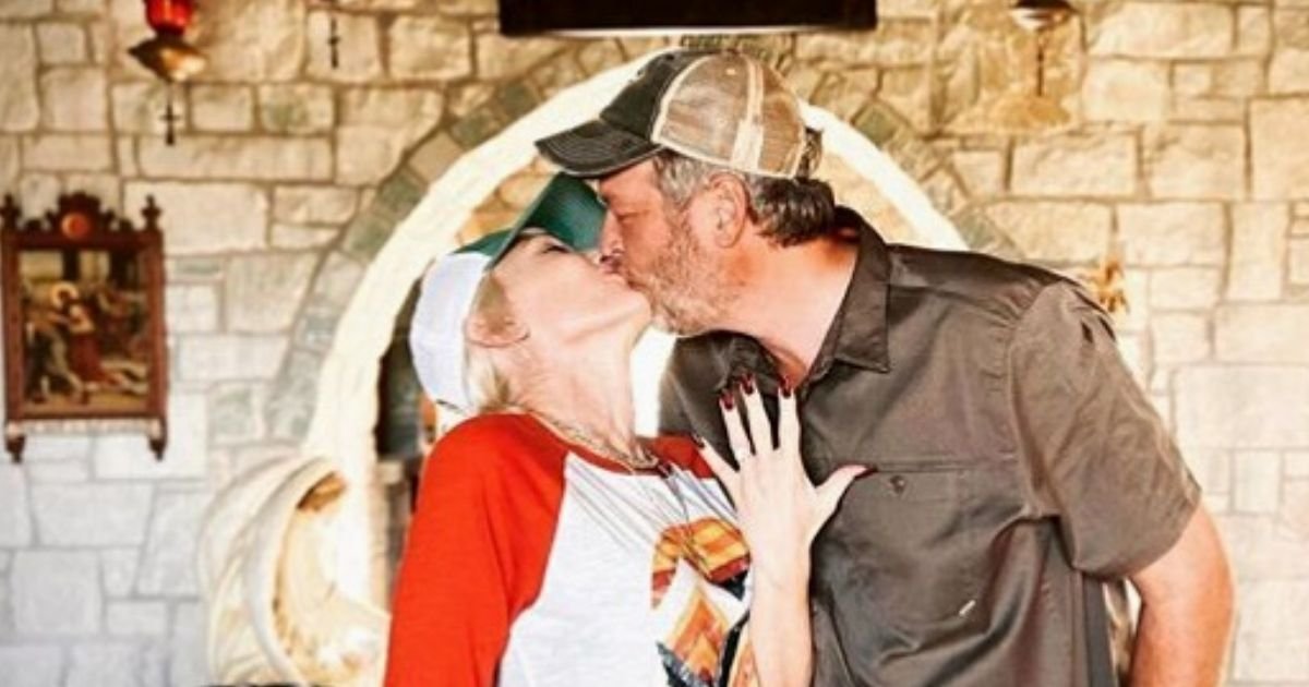 untitled design 8 3.jpg?resize=412,232 - Blake Shelton And Gwen Stefani Announce Their Engagement