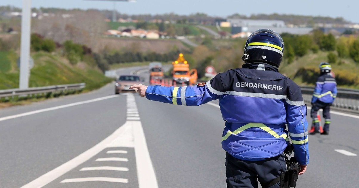 11 controle.jpg?resize=412,275 - Drôme: un chauffard a été intercepté à une vitesse folle à bord de sa Porsche Panamera