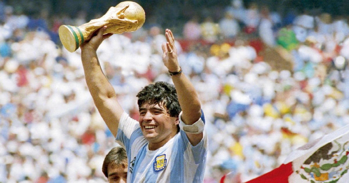 2 maradona.jpg?resize=412,275 - La légende du football Diego Armando Maradona s'est éteint à l'âge de 60 ans