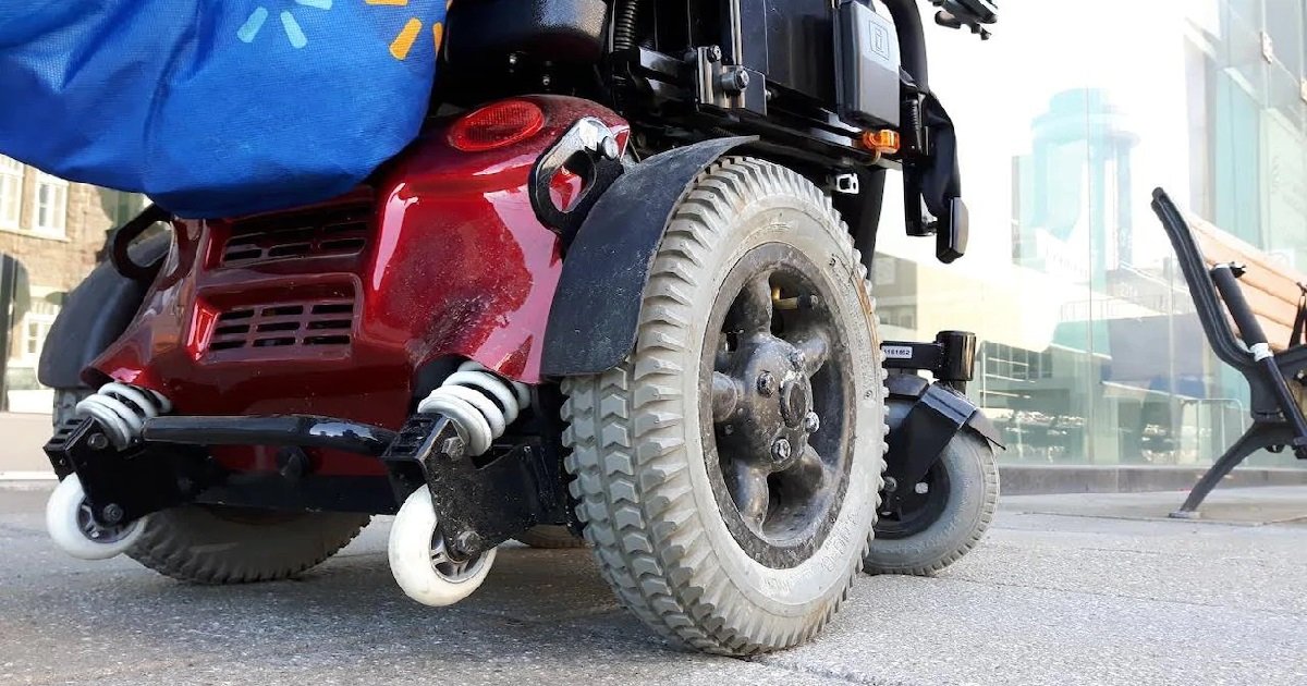 3 fauteuil.jpg?resize=1200,630 - Nord: une bande de mineur a volé le fauteuil roulant d’un handicapé pour "s’amuser"