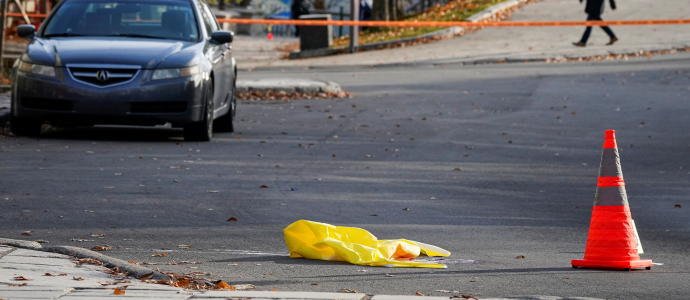 Un hombre con un disfraz medieval mata a dos personas en Halloween en Quebec - La Opinión de Murcia