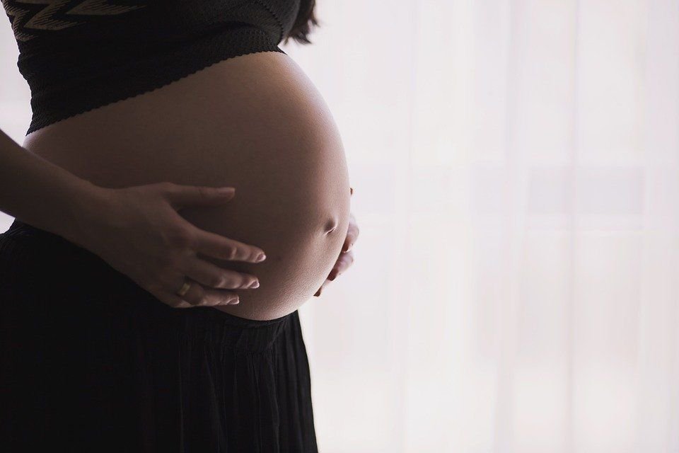 Golpean en la barriga a embarazada de ocho meses | Ley y orden |  elvocero.com