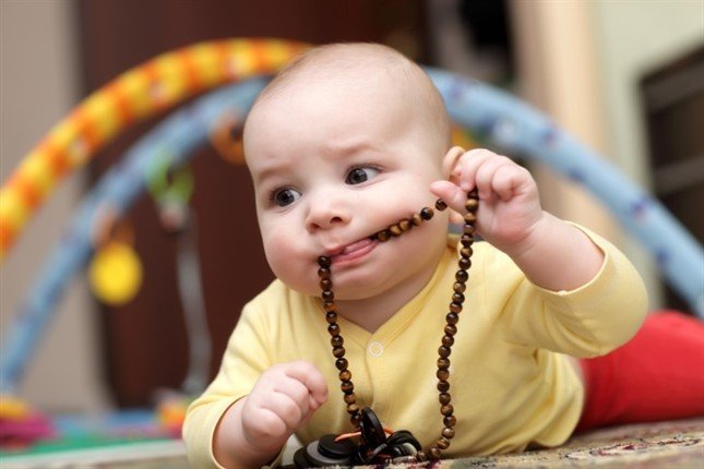 Por qué los bebes se llevan todo a la boca? ⚡️ » Respuestas.tips