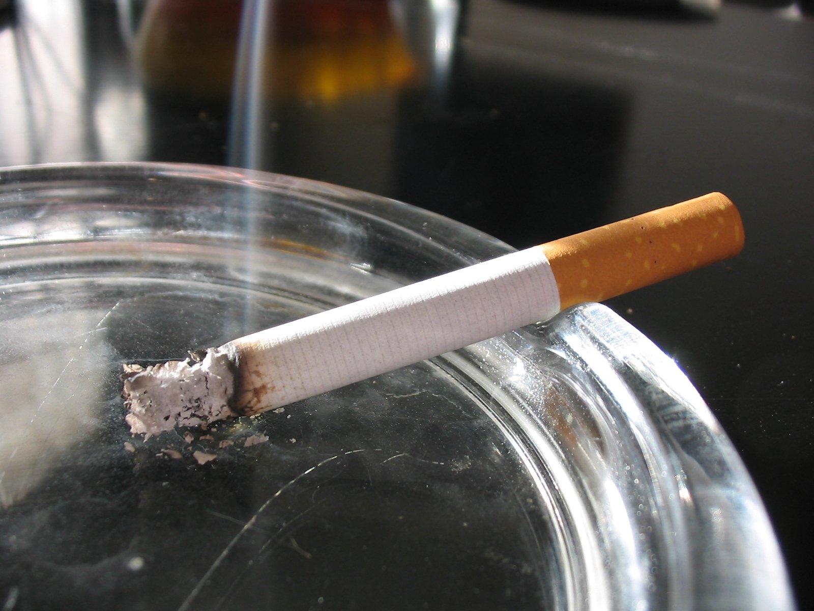 Cigarrillo - Wikipedia, la enciclopedia libre