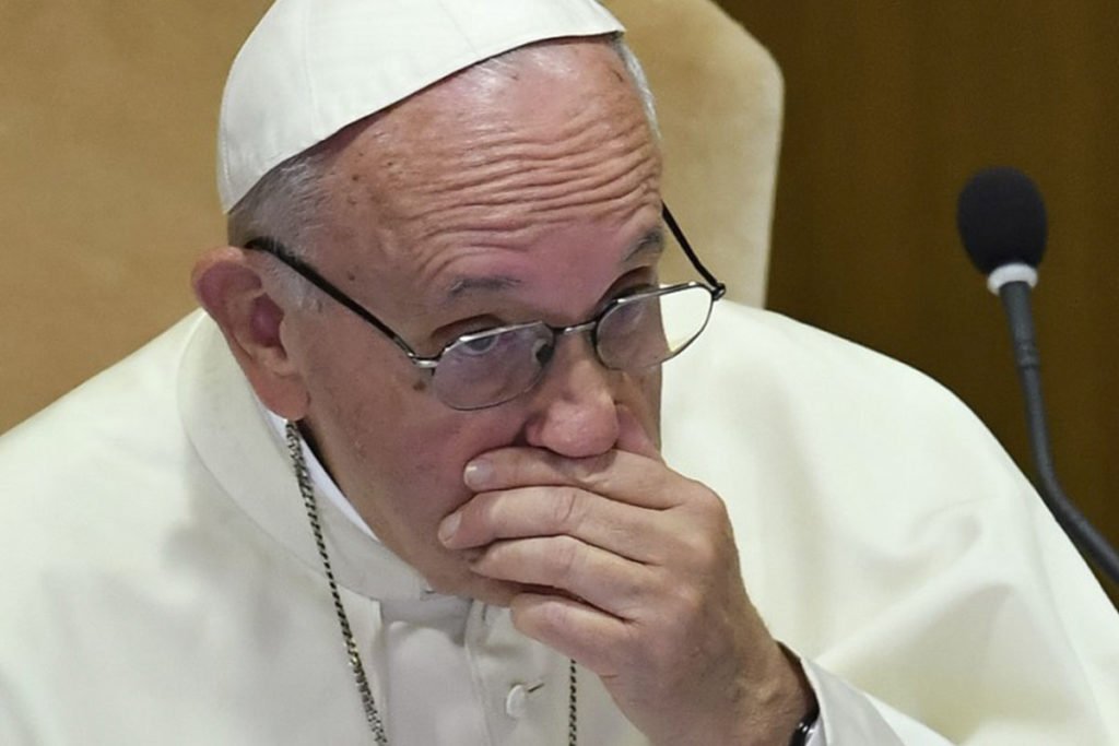 Aislado y en medio de la pandemia, el pontificado del Papa Francisco  afronta un nuevo revés