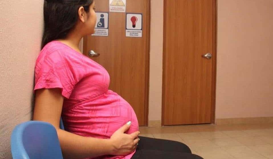 Niegan aborto a niña que quedó embarazada por violación en Michoacán