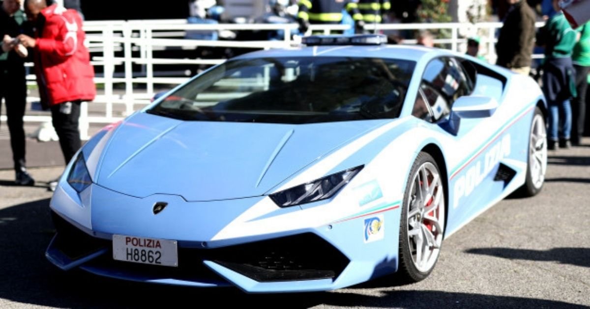 getty images 15.jpg?resize=1200,630 - Police Delivered A Kidney 300 Miles Away In Just Two Hours Driving A Lamborghini