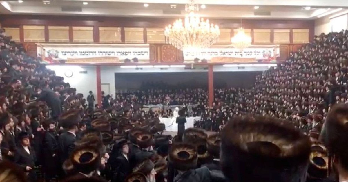 mariage.png?resize=1200,630 - Brooklyn : Des milliers de personnes sans masque rassemblées dans une synagogue pour un mariage