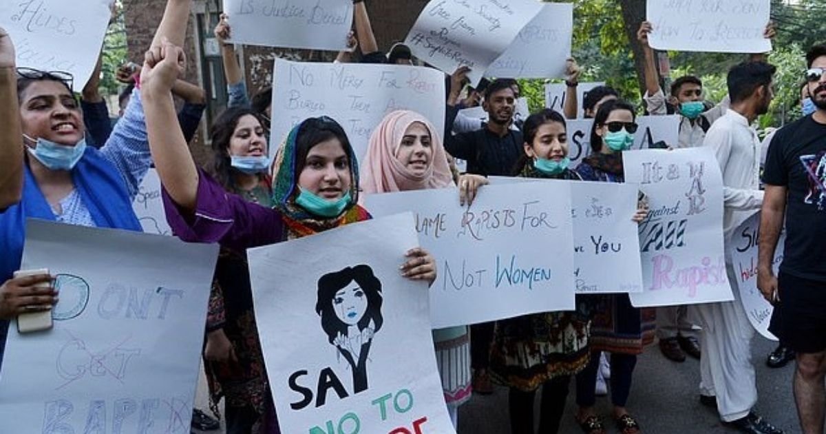 motherdaughter.jpg?resize=412,275 - Mother And Her 4-Year-Old Daughter Abducted After She Was Lured By Attackers