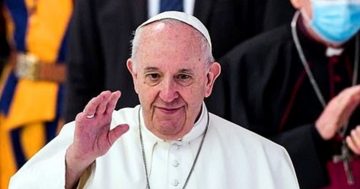 pope5.jpg?resize=412,275 - The Vatican Breaks Silence And Explains Pope Francis’ Comments About Same-S** Marriage