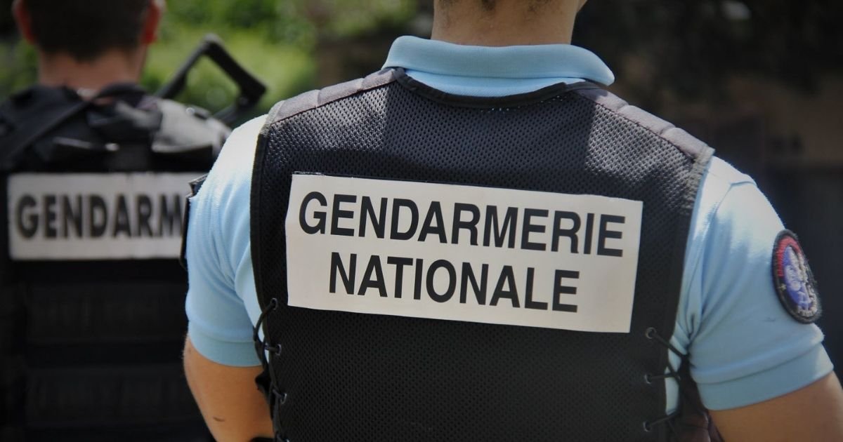 vonjour10 1.jpg?resize=412,275 - En plein confinement, les gendarmes interviennent pour mettre fin à une fête chez un policier