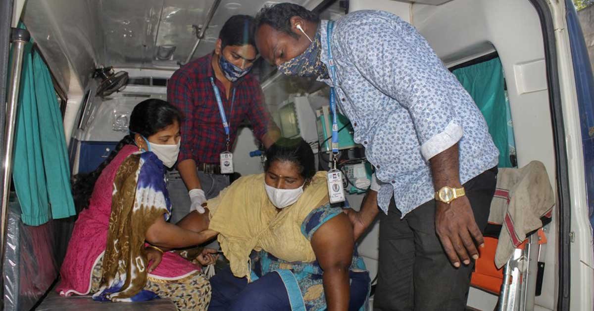2 16.jpg?resize=412,275 - Experts Baffled As Mystery Illness Lands 500 People In The Hospital In India