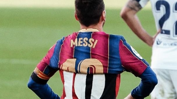 La insólita multa para Barcelona por el homenaje de Messi a Maradona | MDZ Online