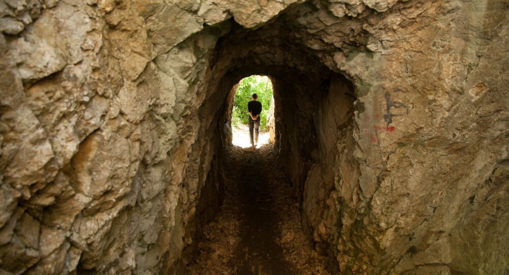 El túnel de Dios: salvadoreño cava durante 18 años tras una 