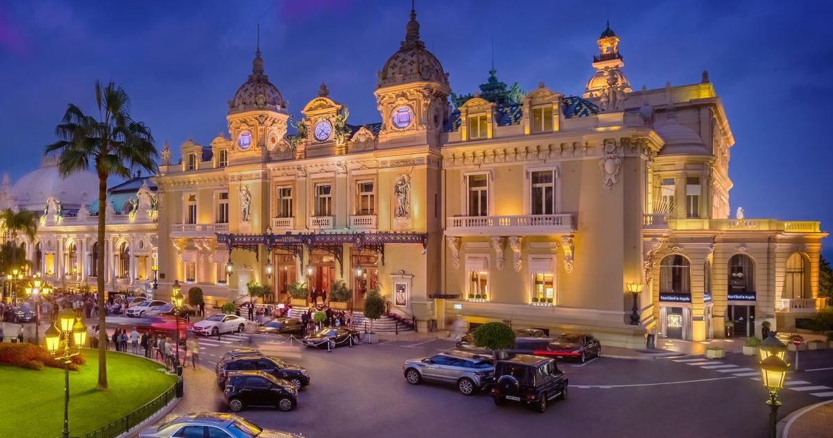ca nighttime facade 0005 jpg e1608735098639.jpeg?resize=412,275 - Monaco: les restaurants et hôtels ouvriront pour les fêtes de fin d'année