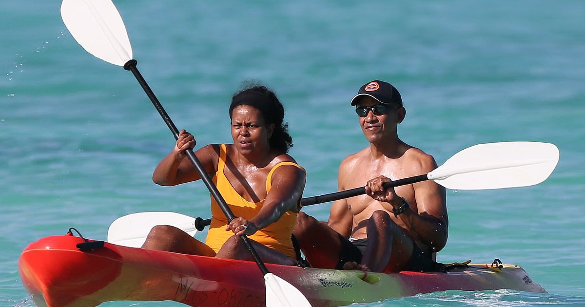 fdfdfdf.jpg?resize=412,275 - Party Time For The Obamas As Family Heads To Hawaii For Tropical Retreat