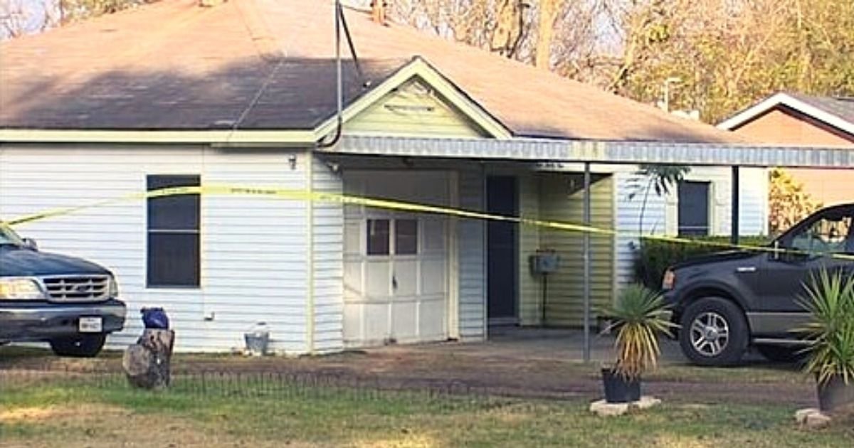 laura5.jpg?resize=412,275 - Teen 'Accidentally Shot His Sister' While Showing Off His New Gun During Christmas Break