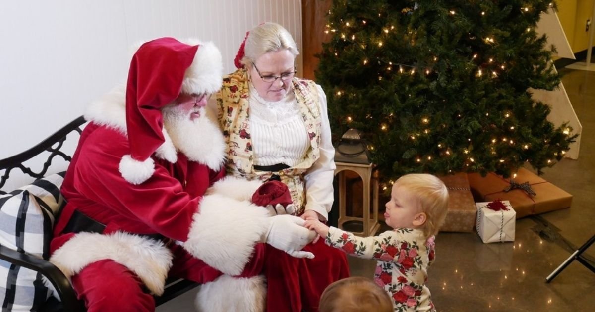 rachel hubbardkosu.jpg?resize=1200,630 - Santa, Mrs. Claus Mingled With Kids In A Georgia Town, Then The Pair Tested Positive For Covid