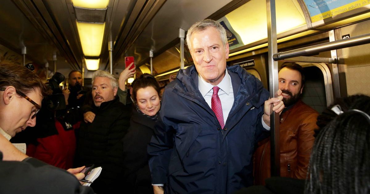 sfdsfsdf.jpg?resize=1200,630 - NYC Mayor de Blasio Says COVID-19 Fears 'Shouldn't' Keep New Yorkers Off Subways