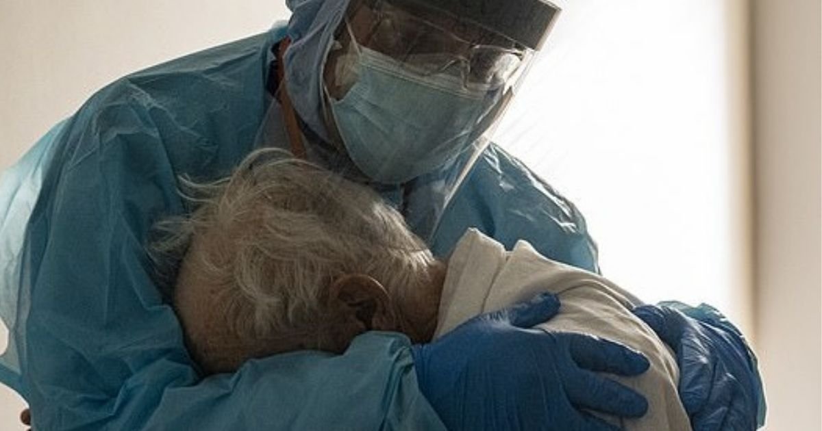 untitled design 2.jpg?resize=412,232 - Lonely Elderly Patient Breaks Into Tears On Thanksgiving After Not Being Able To See His Wife