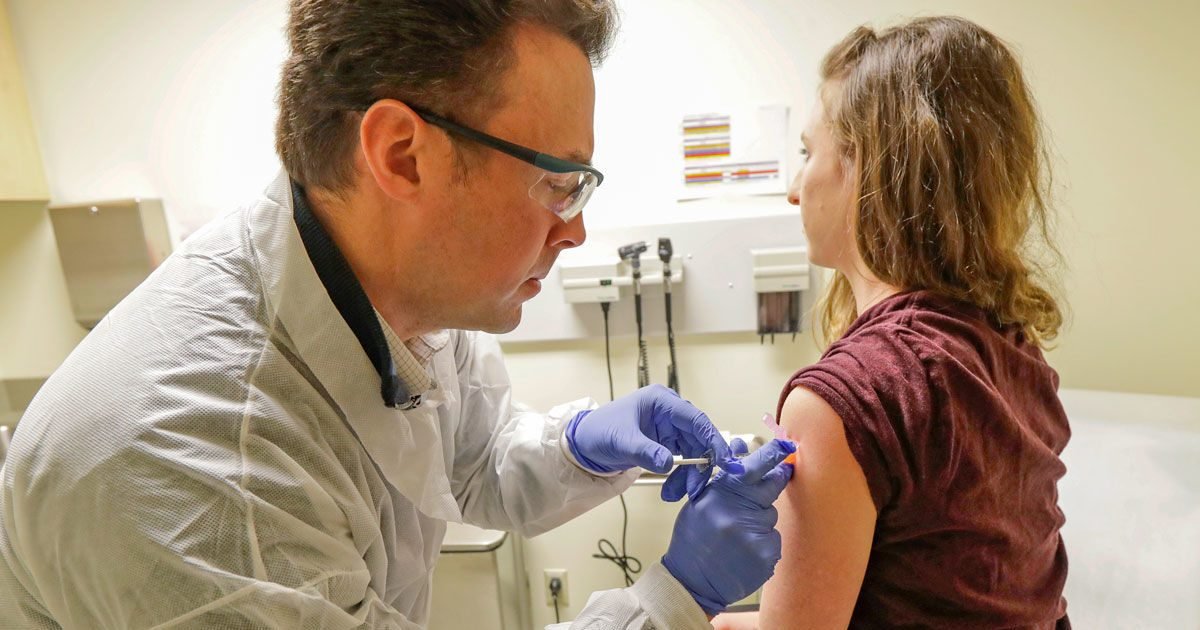 usvaccine 1280p e1608856943809.jpg?resize=1200,630 - Covid-19 : Plus d'un million d'Américains ont reçu le vaccin