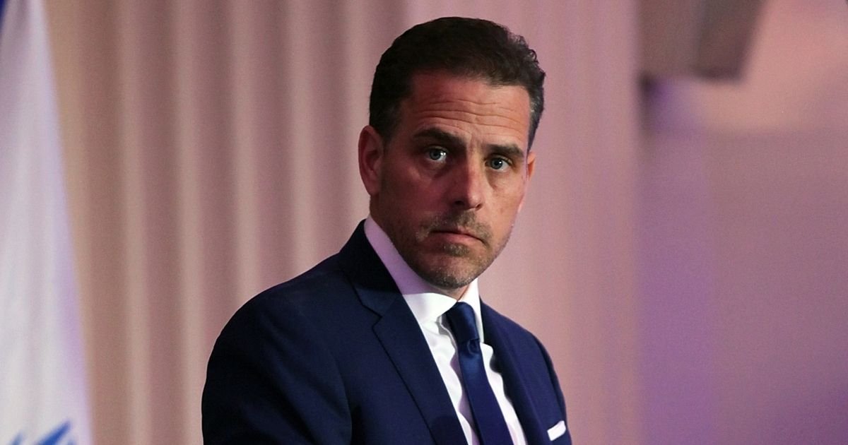 vonjour1 5.jpg?resize=412,275 - Hunter Biden, le fils de Joe Biden, est visé par une enquête fiscale