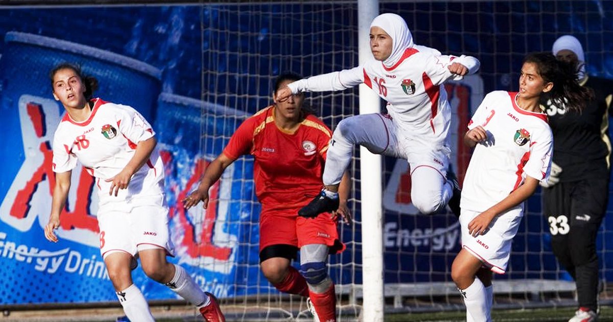 wewewe.jpg?resize=412,275 - Ever Wondered What's A Hijab In Soccer? This Heartwarming Story Says It All