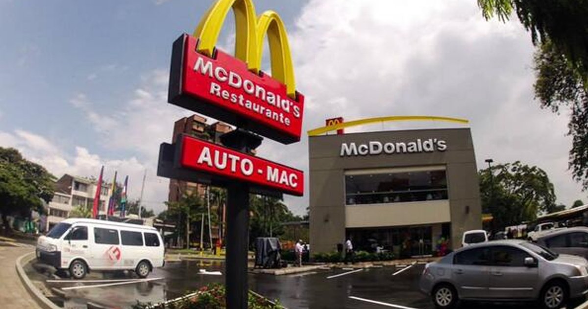 1 159.jpg?resize=412,232 - Empleada De McDonald's Revela Que Hay Cámaras Ocultas Que Captan Lo Que Hacen los Clientes En El Autoservicio