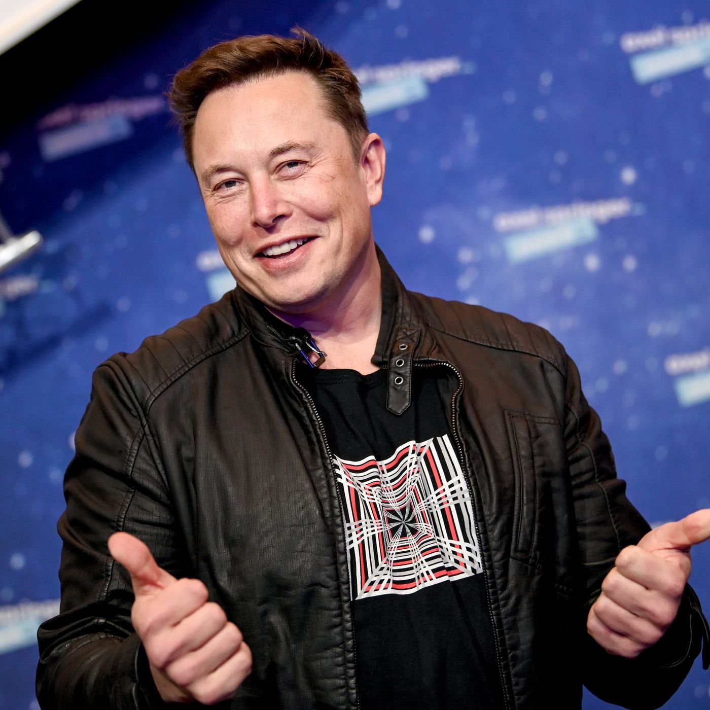 Elon Musk passes Jeff Bezos to become the richest person on Earth - The Verge