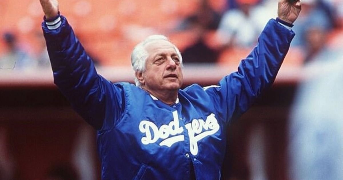 dodgers6.jpg?resize=412,275 - Los Angeles Dodgers Manager Tommy Lasorda Dies Aged 93
