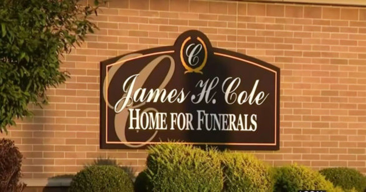 fgsdgsg 1 13.jpg?resize=412,232 - Woman Found Alive At Funeral Home After Being Declared Dead