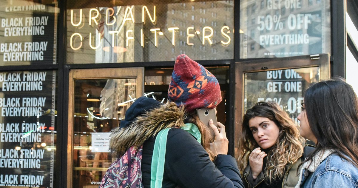 gsgg.jpg?resize=412,275 - Owner Of Urban Outfitters In Trouble As Shoppers Aren't Happy Campers