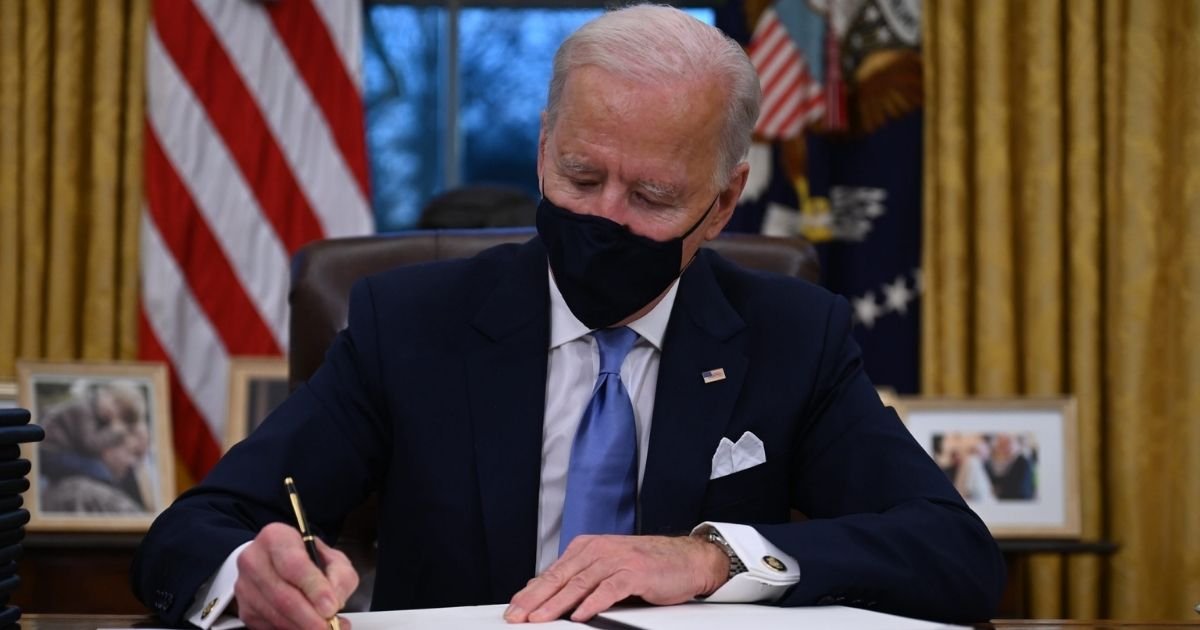 jim watson credit afp.jpg?resize=412,232 - Trump Left A Letter For Biden Before Departing The White House