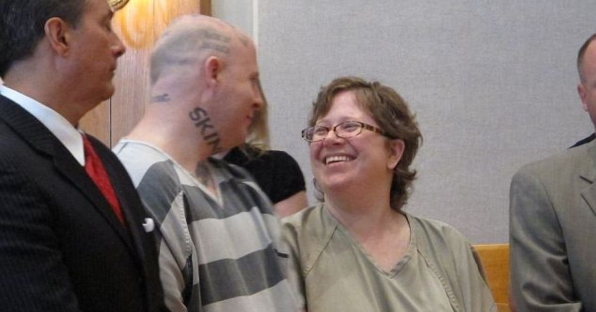 2 34.jpg?resize=1200,630 - Couple Kissed And Smiled As They're Sentenced To Life For Murder