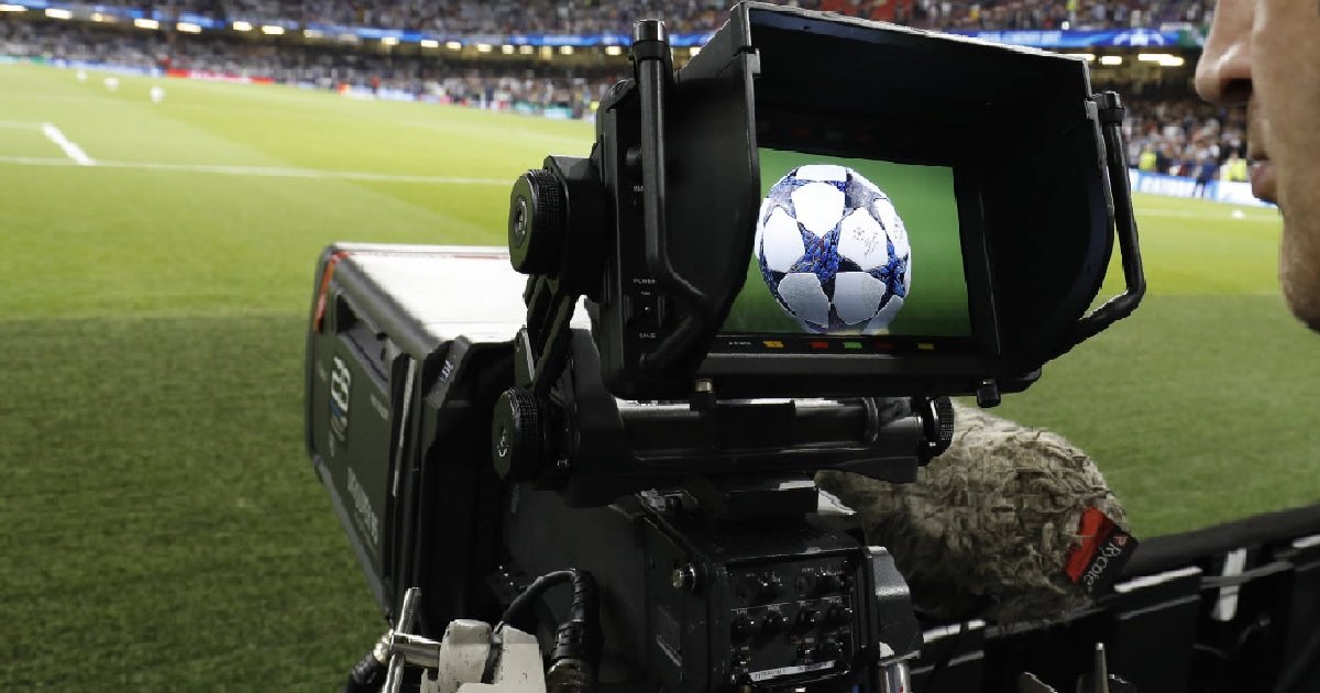 4 c.jpg?resize=412,275 - Football: un accord a été trouvé pour les droits TV de la Ligue 1 et de la Ligue 2