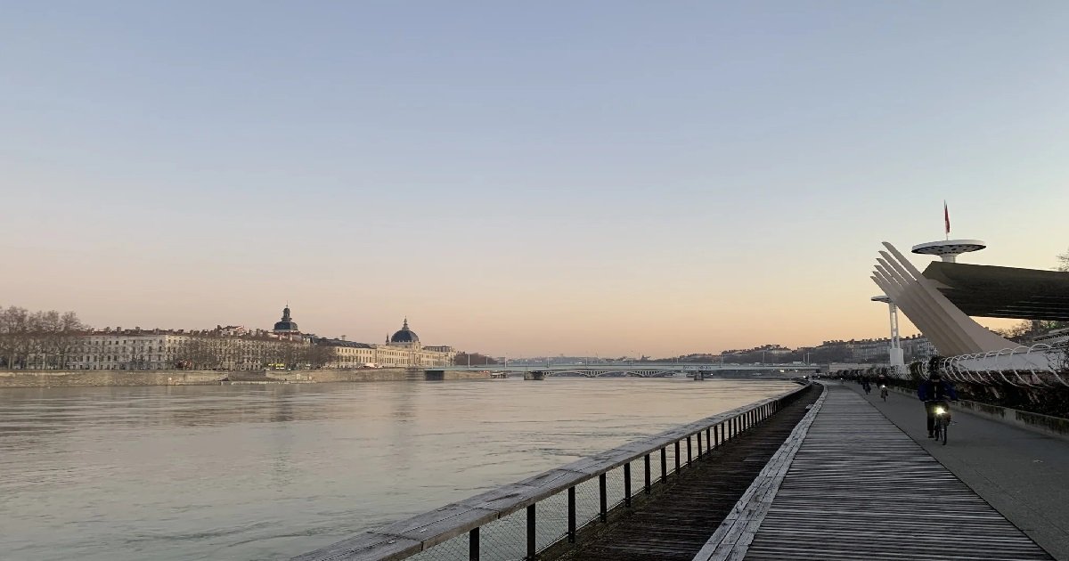 6 rhones.jpg?resize=412,232 - Lyon: une joggeuse a été volontairement poussée dans l'eau glacée du Rhône