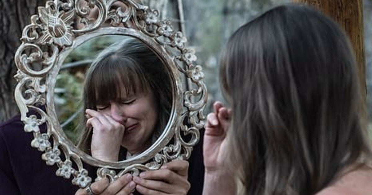 ghjf 13.jpg?resize=412,232 - Woman Marries Herself In Front Of Her Family After Breaking Up With Her Boyfriend