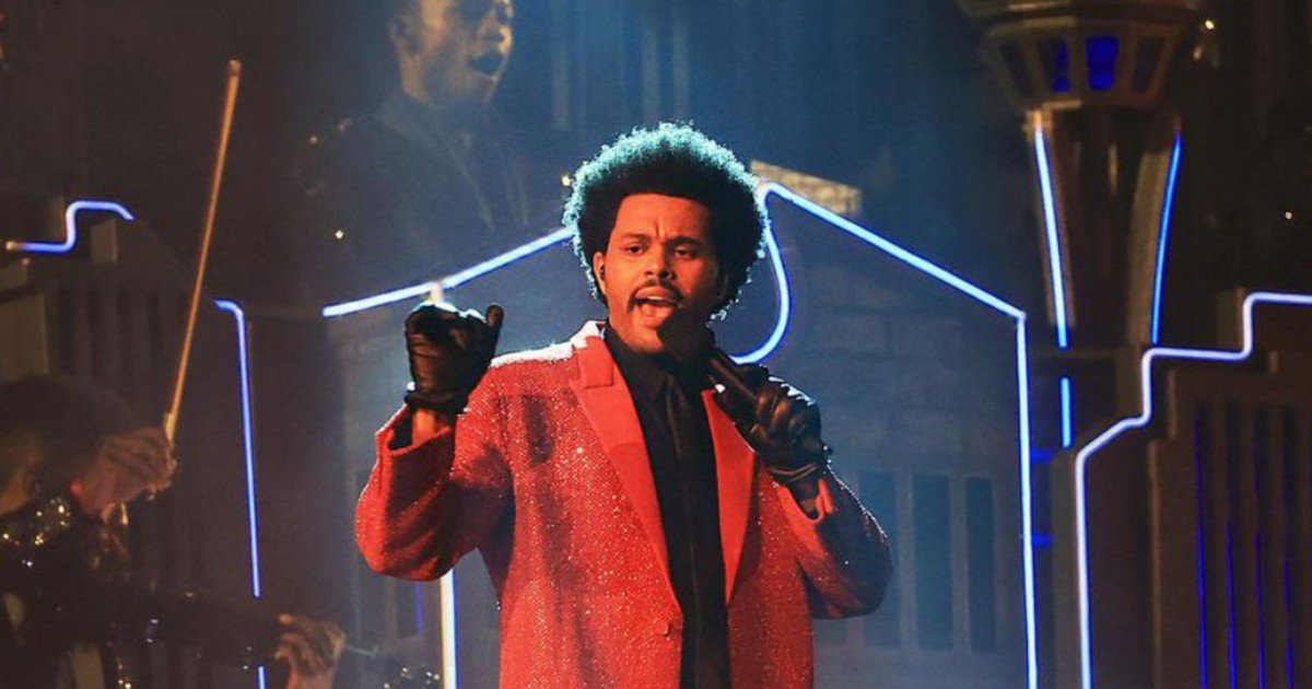 ghjf 8.jpg?resize=1200,630 - The Weeknd Had Bandage Lookalike Dancers During His 2021 Super Bowl Performance