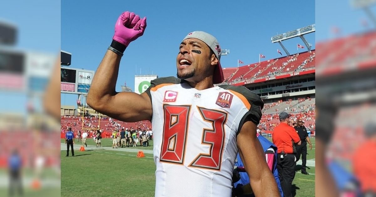 untitled design 1 7.jpg?resize=412,232 - NFL Star Vincent Jackson Was Found Dead In His Hotel Room At The Age Of 38